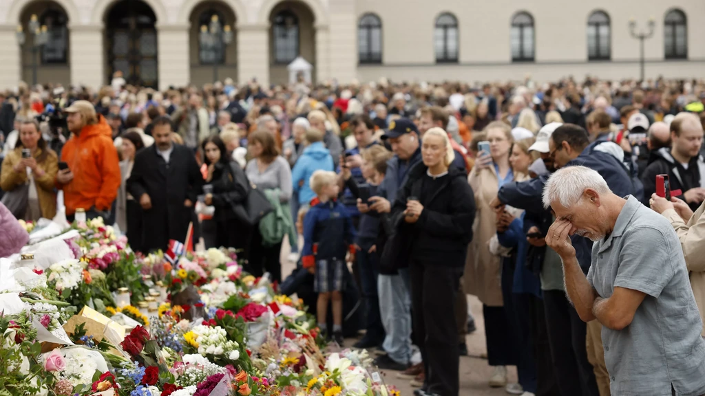Noorwegen rouwt om overleden koning Harald, rouwregister geopend in Oslo