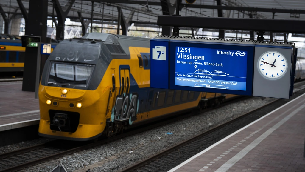 Foto: NS voert lijnnummers in voor treinverkeer en vraagt om ontwerp voor lijnenkaart