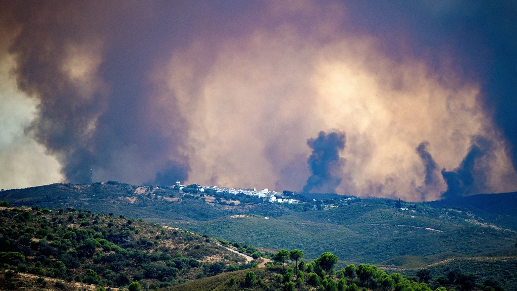 Natuurbrand in Andalusië dreigt op te rukken richting Sevilla