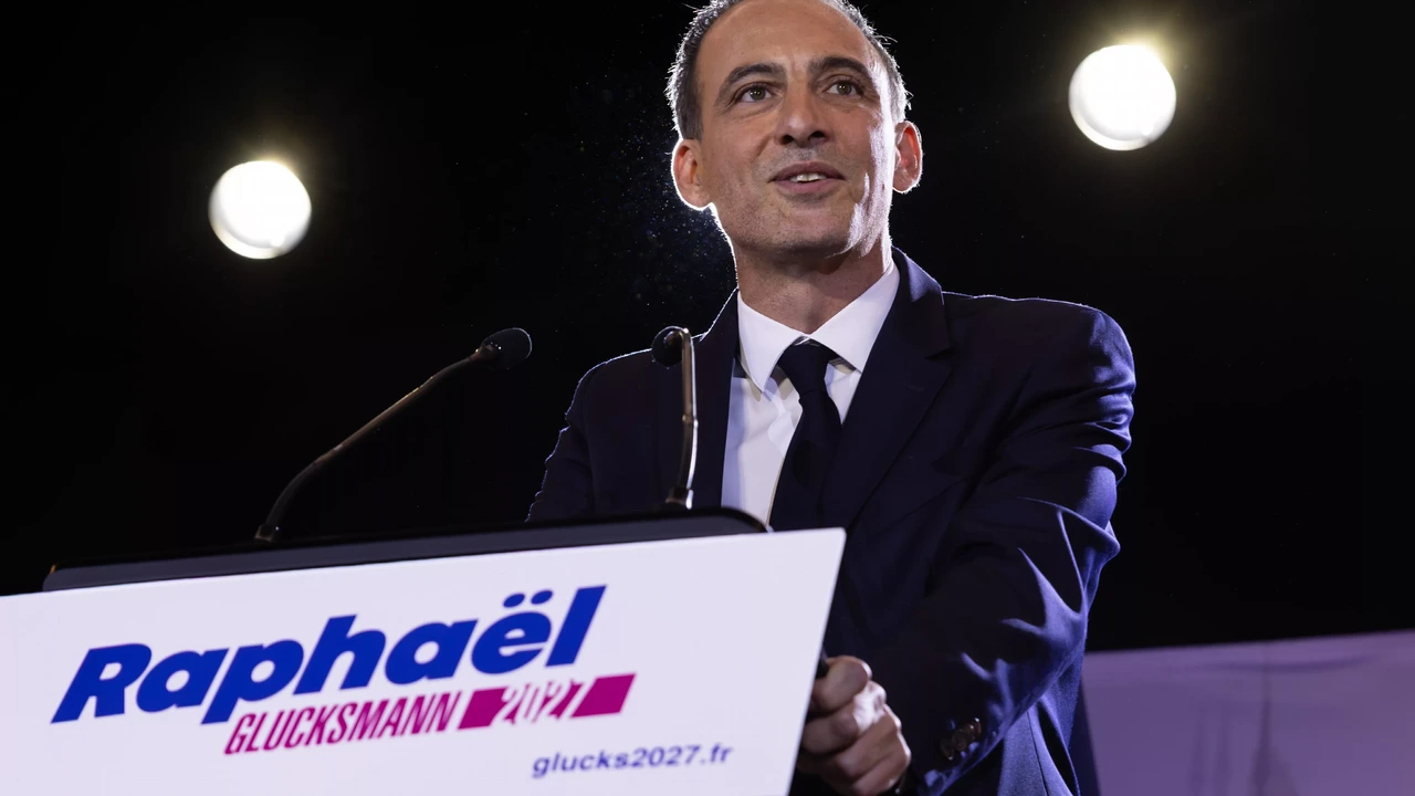 Centrumlinks schuift Raphaël Glucksmann naar voren als Franse presidentskandidaat Centrumlinks schuift Raphaël Glucksmann naar voren als Franse presidentskandidaat