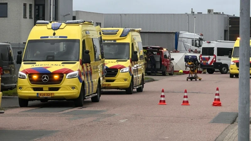 Dode en gewonde bij bedrijfsongeval met chemische stof in Zwaag