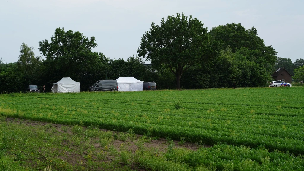Foto: Jeugdleider Brabantse voetbalclub dood aangetroffen in sloot, verdachte opgepakt
