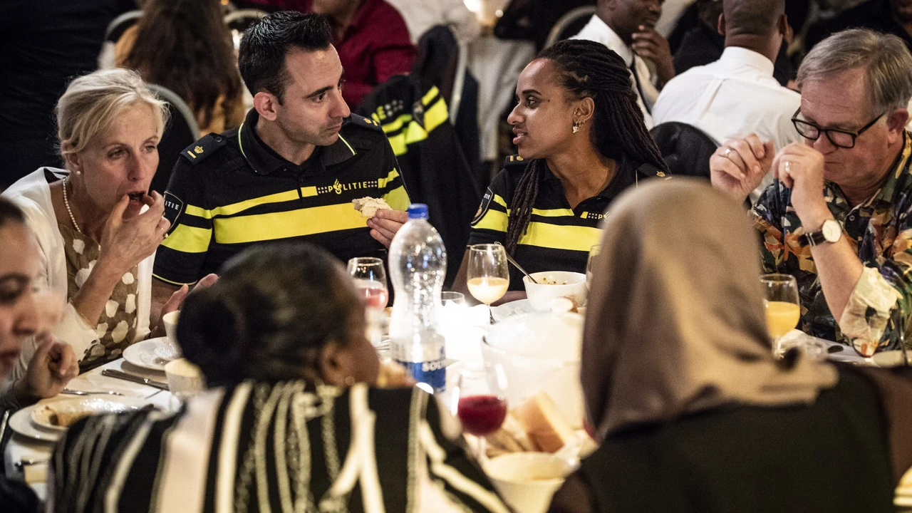 Politie gaat stoppen met organiseren van publieke vieringen met religieus karakter Politie gaat stoppen met organiseren van publieke vieringen met religieus karakter