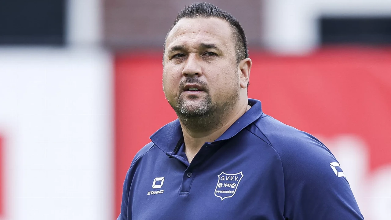 Photo: NOS Jhon van Beukering Banned by KNVB For Thirty Months
