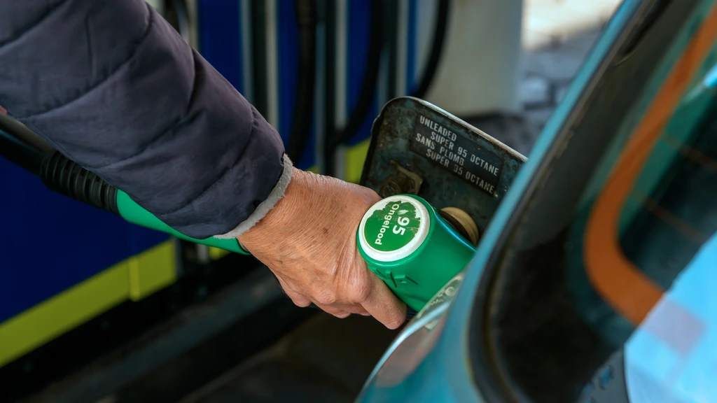 Leven weer wat door duurder, vooral door prijs aan de pomp