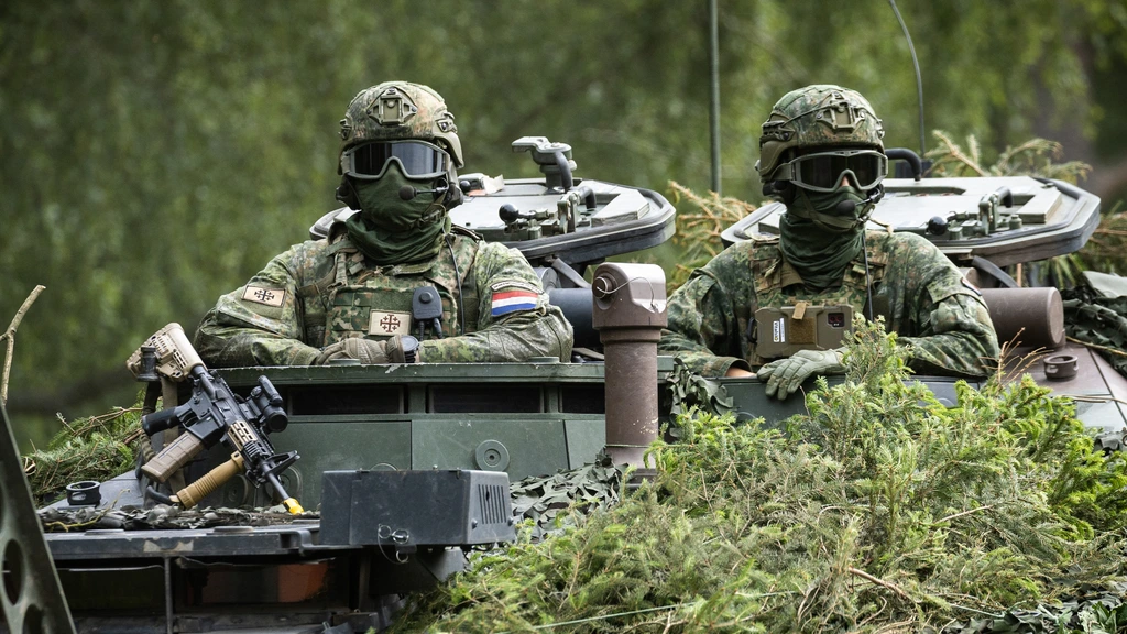 Bijna helft Nederlanders heeft geen vertrouwen in besteding defensie-uitgaven Bijna helft Nederlanders heeft geen vertrouwen in besteding defensie-uitgaven