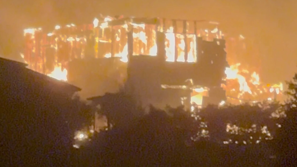 Bosbrand West-Canada groter en heviger, vrouw omgekomen