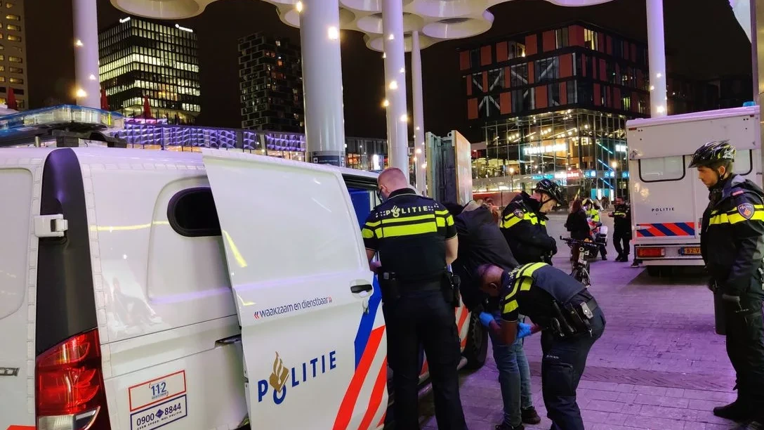 Utrecht blijft ook aankomende twee jaar overlastgevers uit stationsgebied weren Utrecht blijft ook aankomende twee jaar overlastgevers uit stationsgebied weren