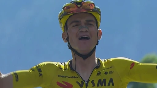 Ook Kuss in club met ritzeges in Tour, Vuelta én Giro • Arensman valt van podium