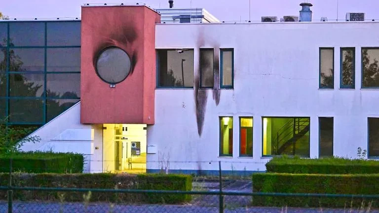Foto: Brandstichting bij azc in aanbouw Valkenswaard