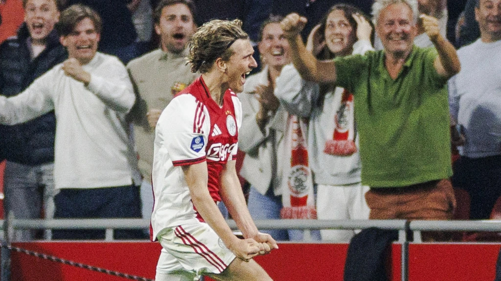 Mika Godts arrache le nul pour l'Ajax face au PSV dans le temps additionnel — image 1