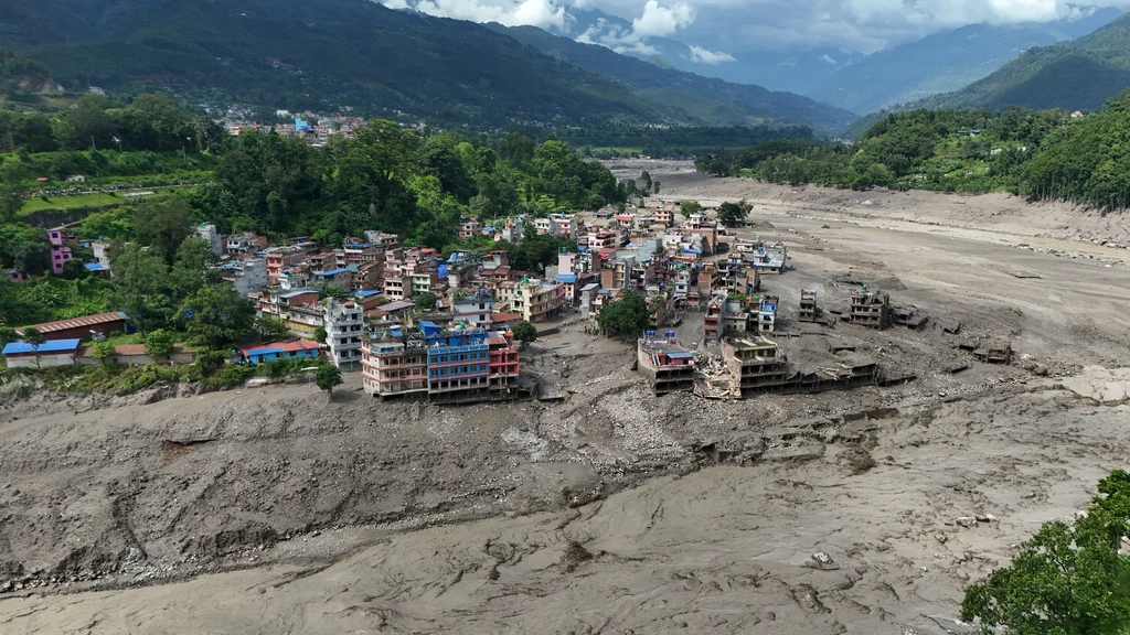 Foto: Gletsjer Nepal was 'onopgemerkte tijdbom', mogelijk geholpen door opwarming