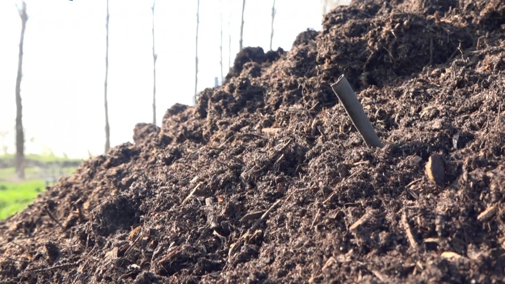 Veel microplastics in gratis verstrekt compost Noord-Holland