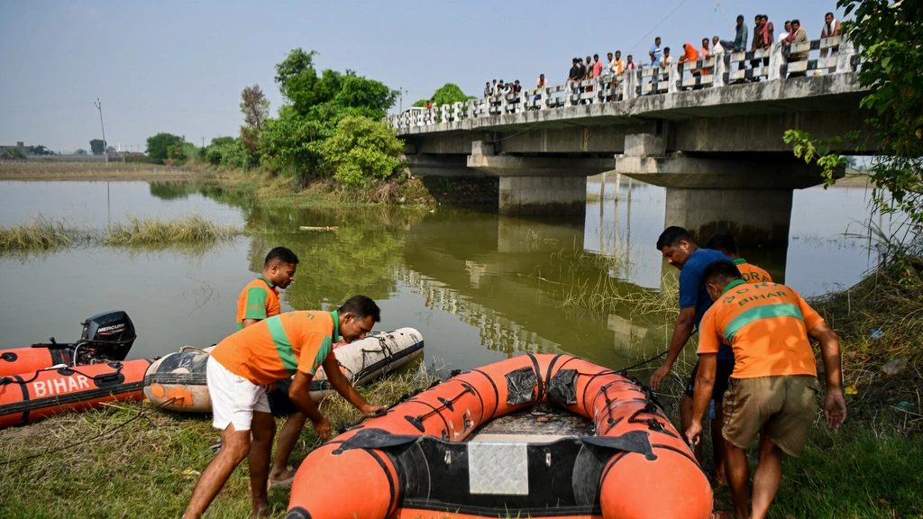 Boot kapseist in India: dertien kinderen omgekomen