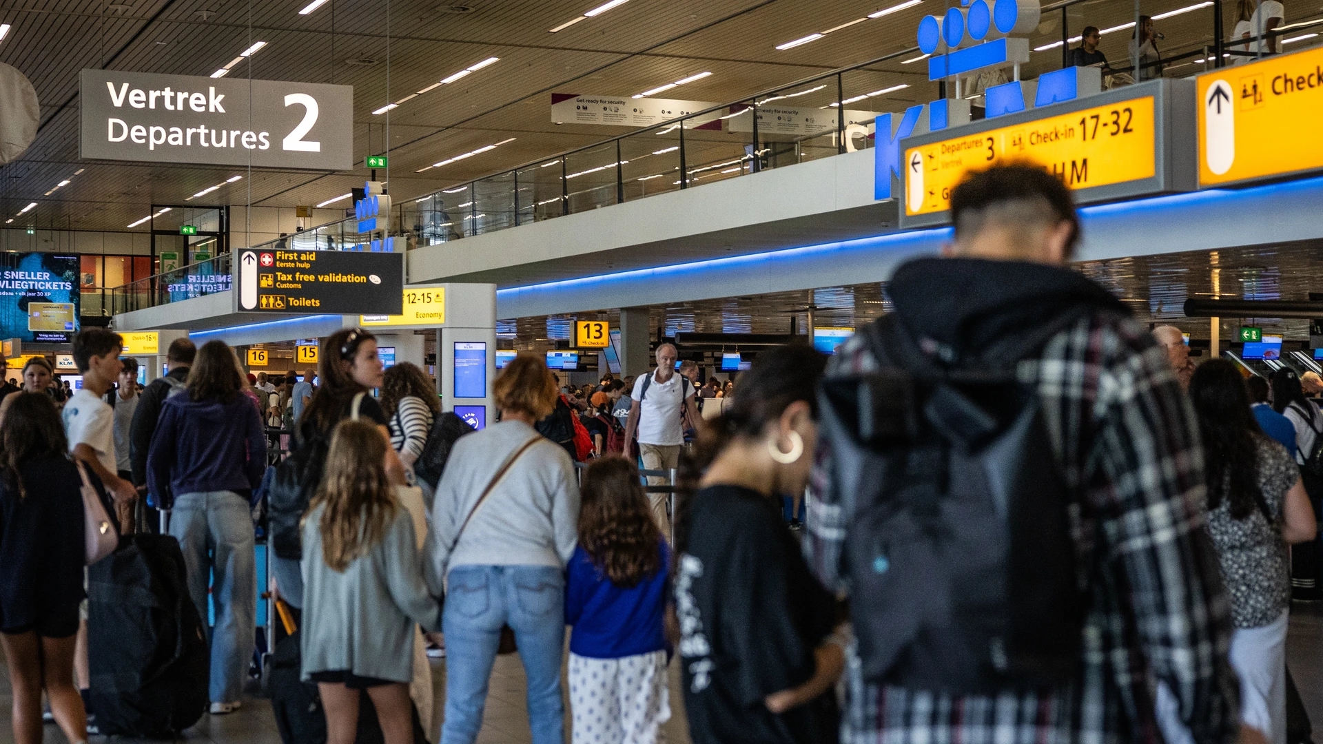 Drukte op Schiphol valt vooralsnog mee: 'business as usual'