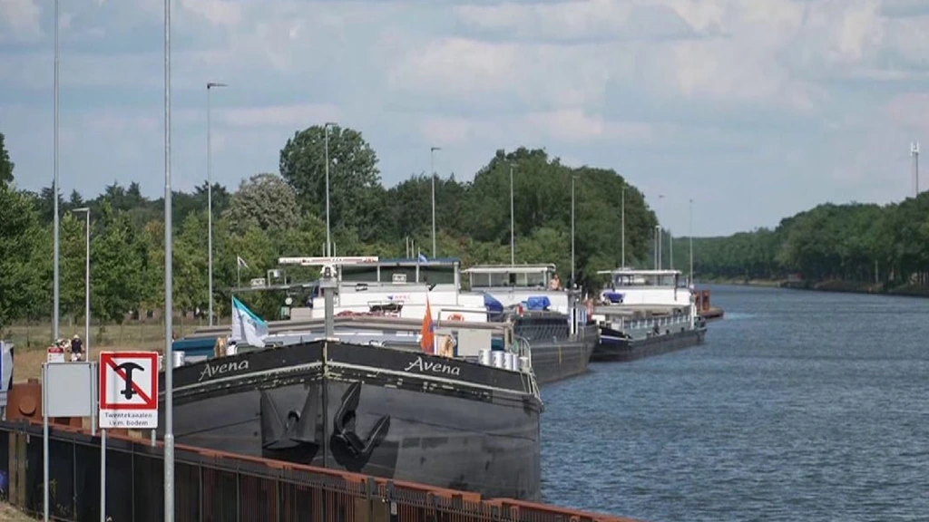 Twentekanaal vanaf morgen dicht voor scheepvaart vanwege droogte