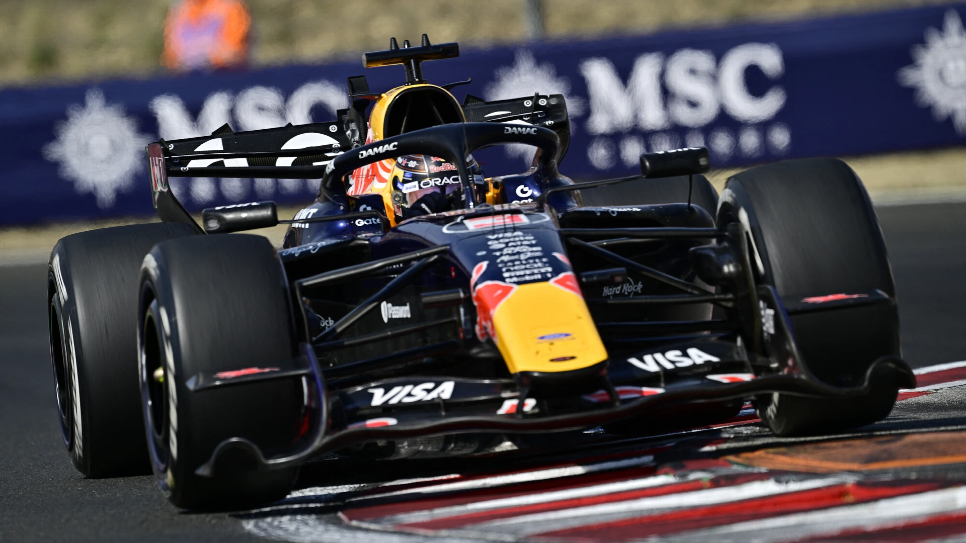 Verstappen tweede in Hongarije, Norris bezorgt McLaren eerste GP-zege dit seizoen