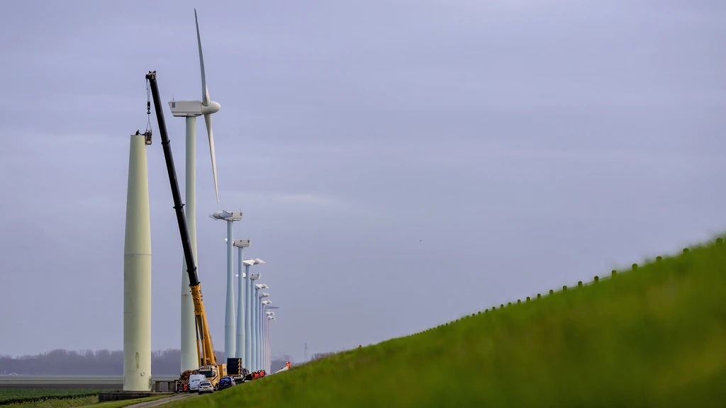 Foto: Uitbreiding van windturbines op land komt bijna tot stilstand