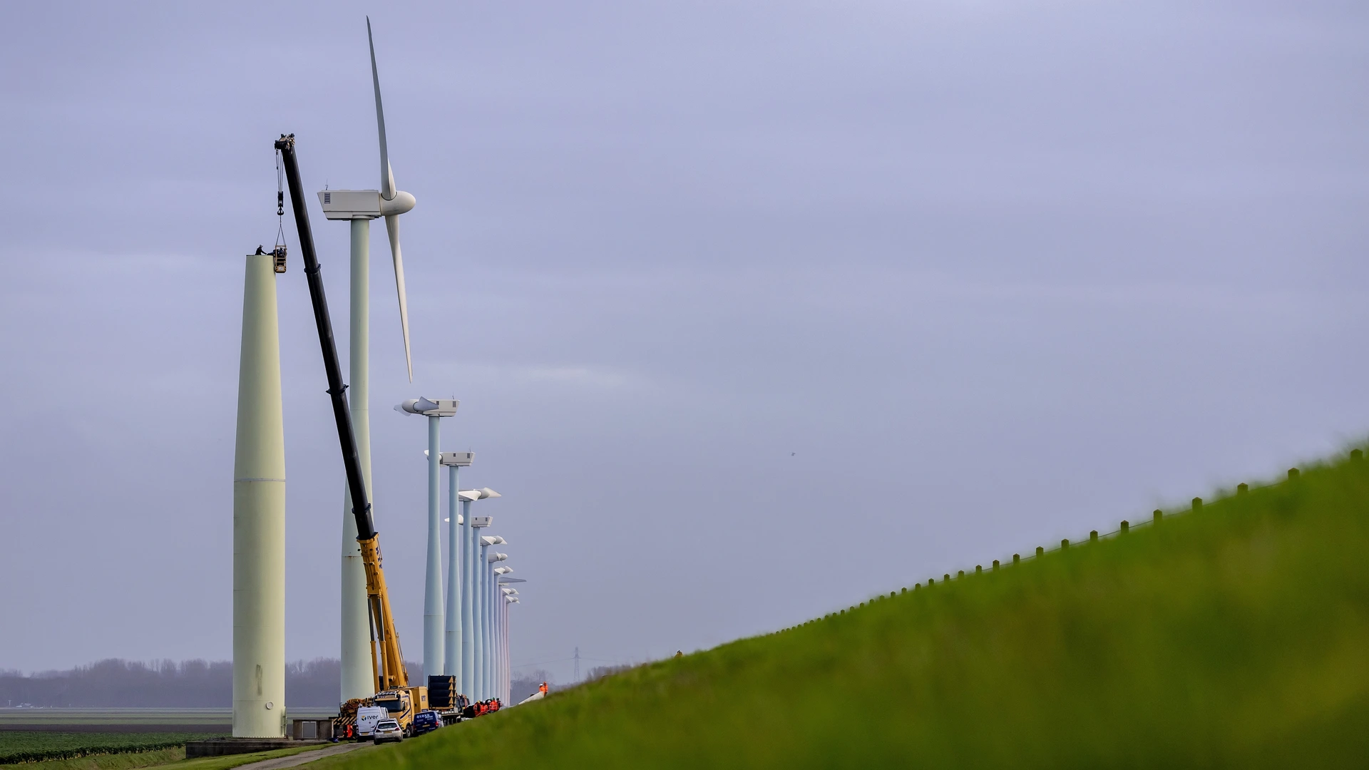 Uitbreiding van windturbines op land komt bijna tot stilstand