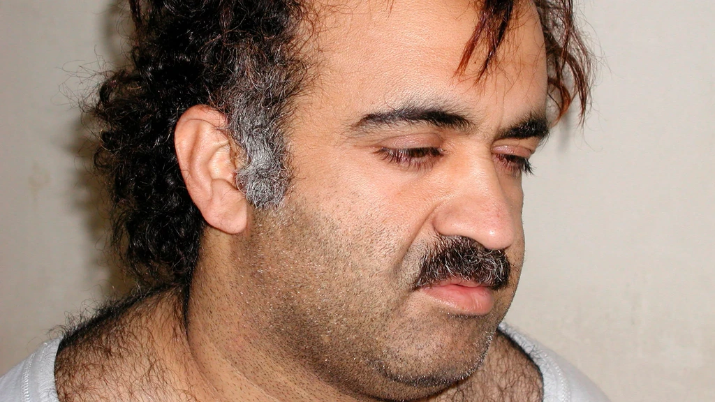 Foto: Vermoedelijk brein achter aanslagen 9/11 kwart eeuw na arrestatie voor rechter