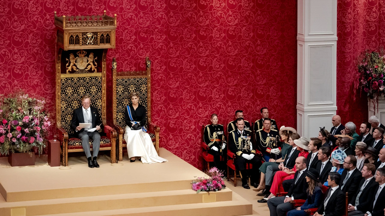 De koninklijke troon maakt uitstapje naar de plek waar hij ooit gemaakt werd
