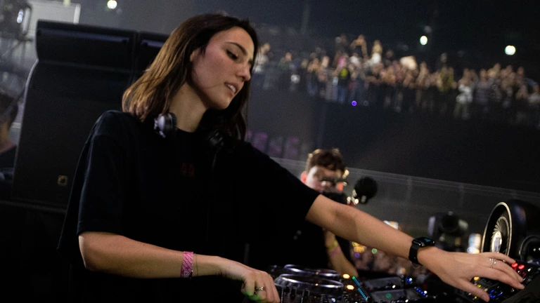 amelie-lens-en-andere-vrouwelijke-dj-s-te-weinig-aandacht-voor-wangedrag