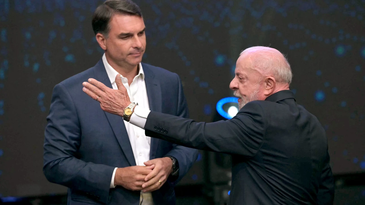 Lula en Bolsonaro vallen elkaar aan in fel en persoonlijk tv-debat Lula en Bolsonaro vallen elkaar aan in fel en persoonlijk tv-debat