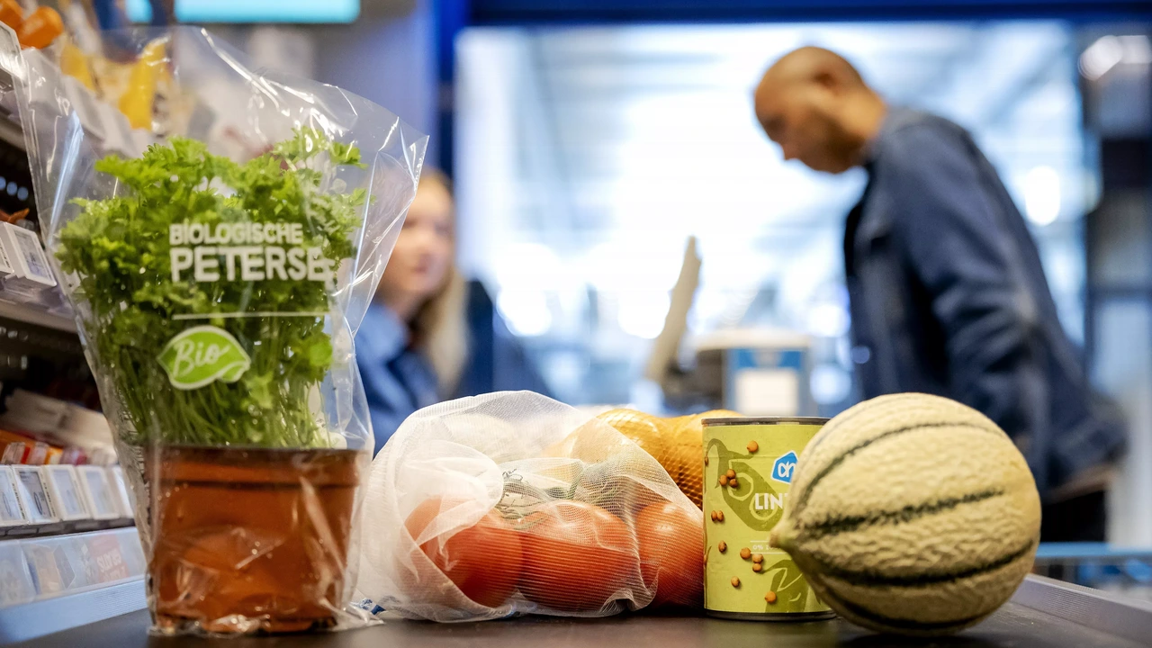A-merken in de supermarkt weer duurder, budgetmerken juist goedkoper A-merken in de supermarkt weer duurder, budgetmerken juist goedkoper