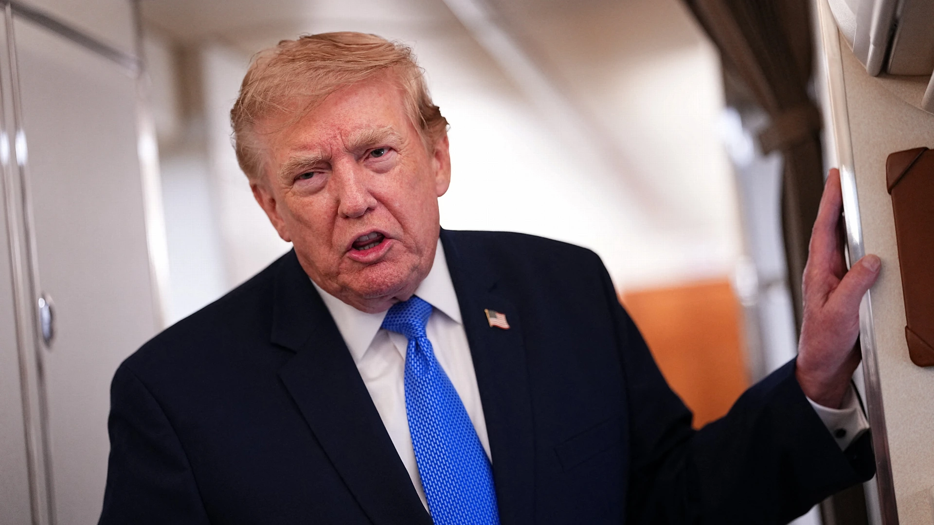 Trump kondigt hervatting gesprekken met Iran aan, geen reactie uit Teheran 