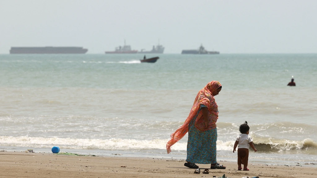 Foto: Explosies gemeld bij Iraanse havenstad Bandar Abbas
