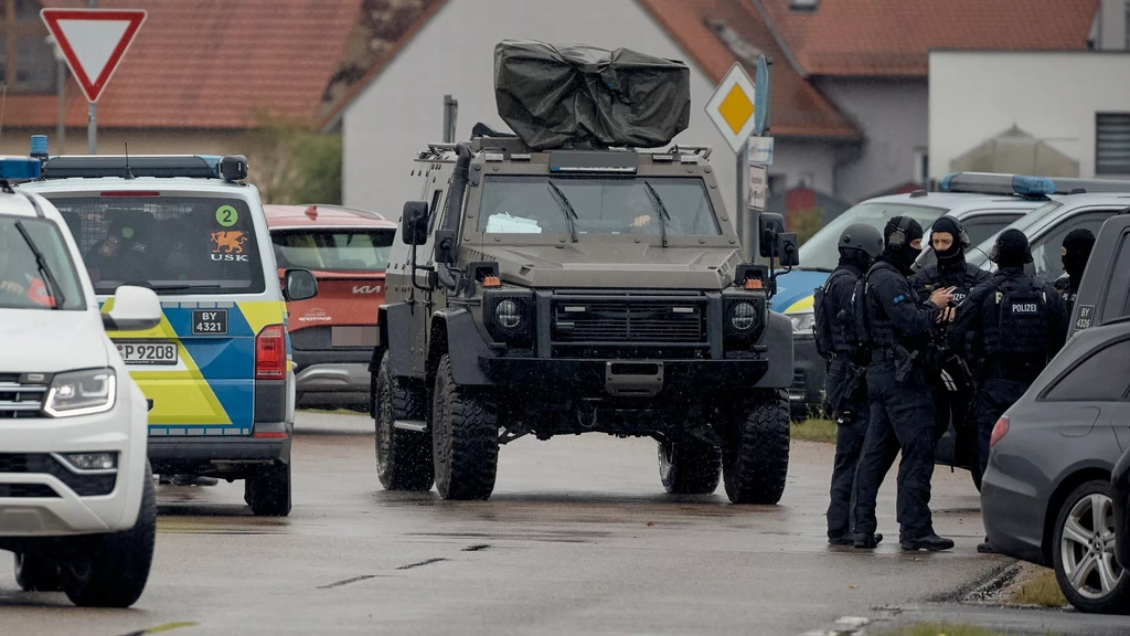 Twee inspecteurs in Duitsland doodgeschoten bij wapencontrole, 60-jarige man opgepakt