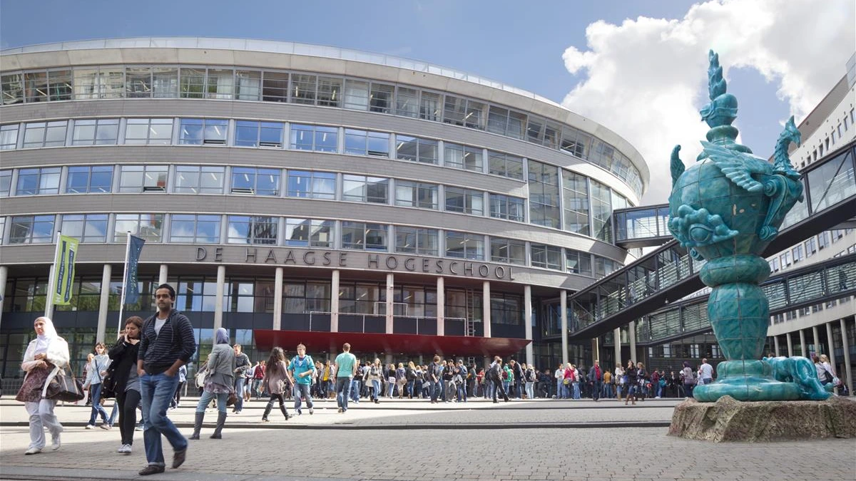 Meldingen over onveiligheid op Haagse Hogeschool: ‘Intimidatie en pesterijen’ Meldingen over onveiligheid op Haagse Hogeschool: ‘Intimidatie en pesterijen’