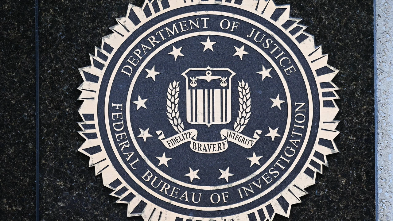 ShinyHunters zegt gegevens van duizenden FBI-medewerkers in handen te hebben ShinyHunters zegt gegevens van duizenden FBI-medewerkers in handen te hebben