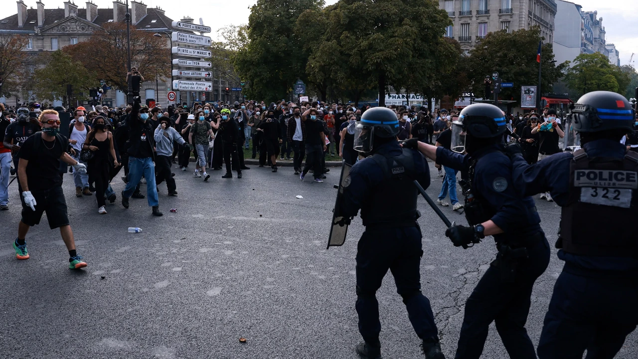 Franse politie stopt tijdelijk met flitsgranaten bij scholierenprotesten