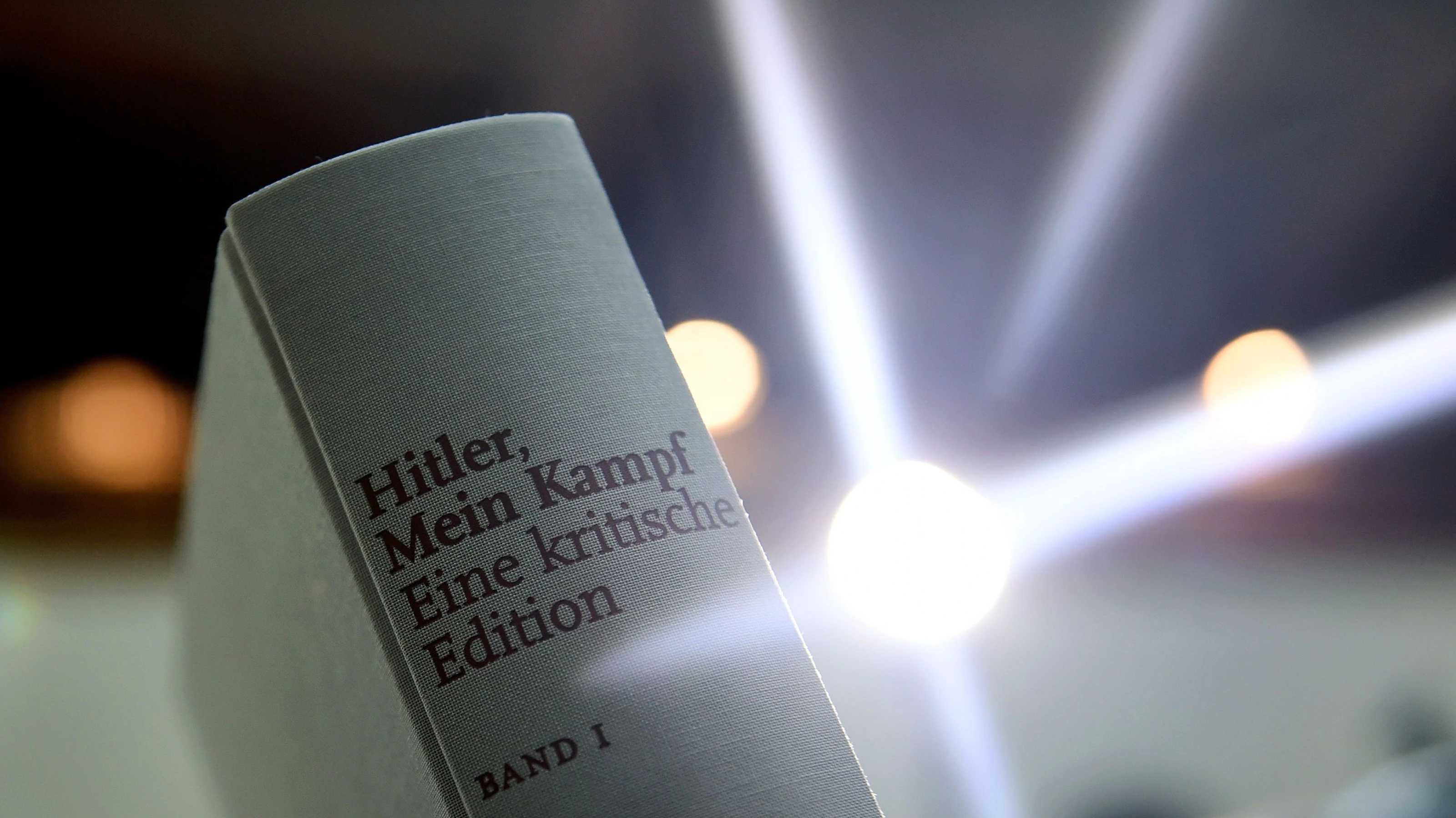 Verkoop wetenschappelijke Mein Kampf overtreft verwachtingen
