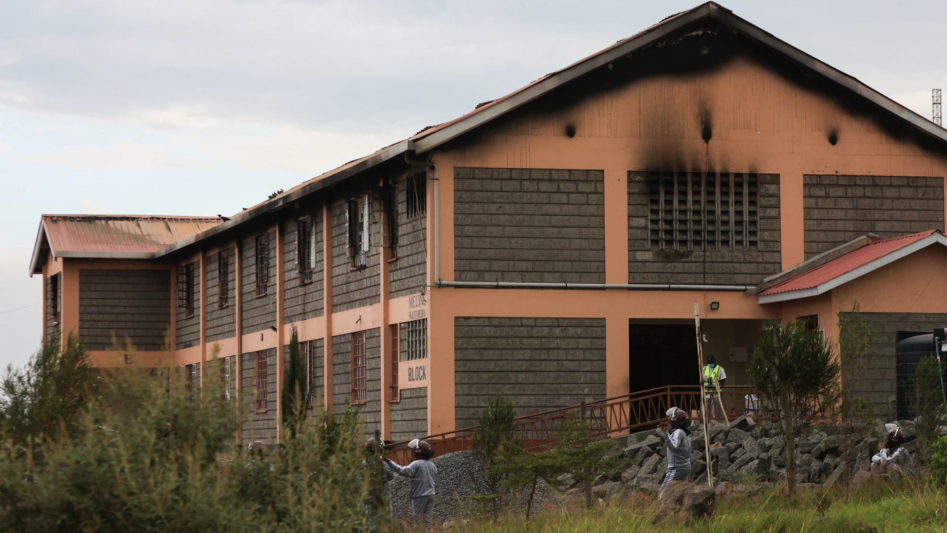 Acht meisjes vast voor fatale brandstichting kostschool Kenia