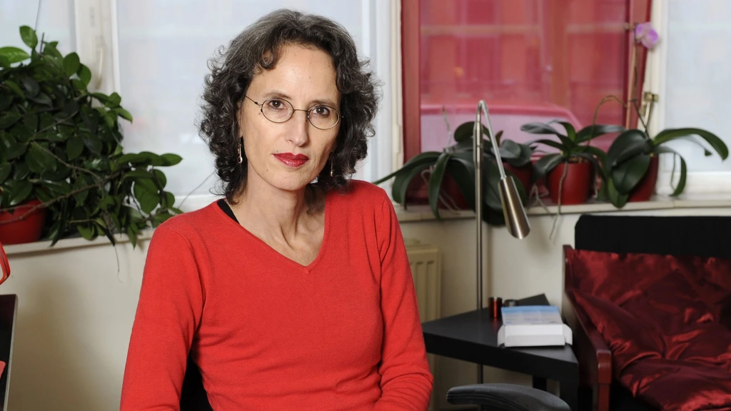 Foto: Schrijver en strijdbaar zieke Karin Spaink (68) overleden