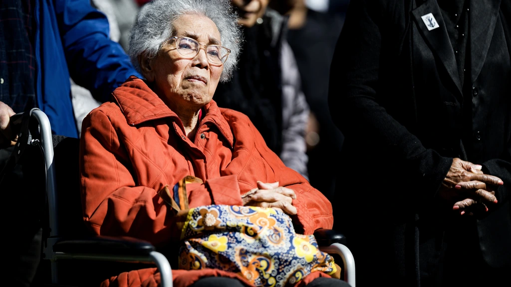 Foto: Burgemeester Halsema roept regering op om excuses te maken aan Molukkers in Nederland