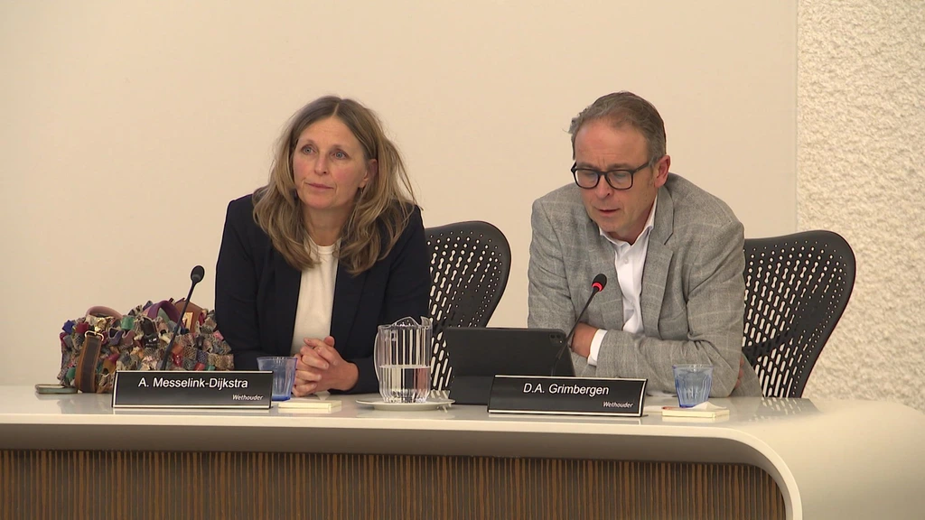 Foto: Onderzoek naar opgestapte wethouders Lelystad: patroon van denigrerend gedrag
