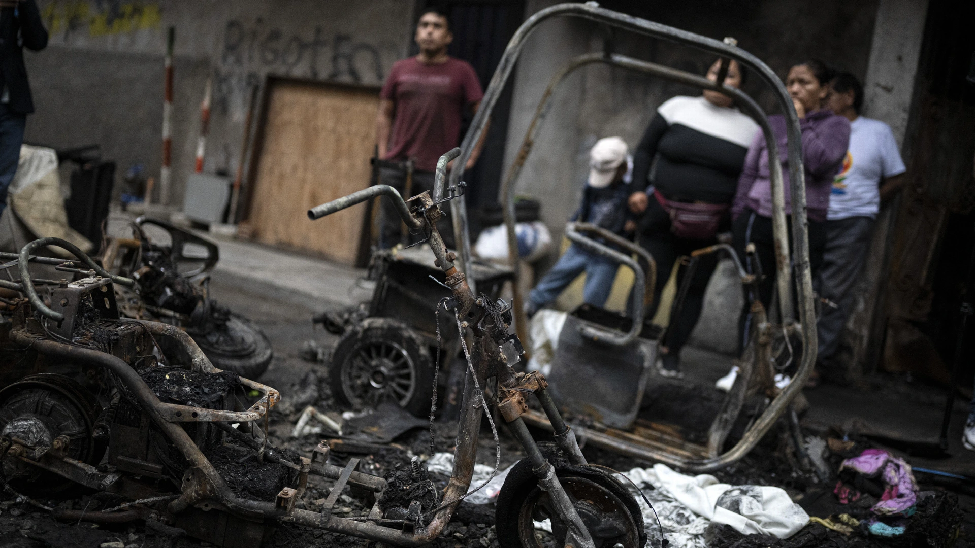 Tien doden bij brand in Peru, vermoedelijk aangestoken door afperser