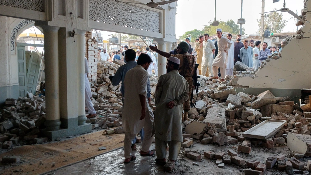 Dodental van aanslag op antiterreurpolitie in Pakistan loopt op tot 31 Dodental van aanslag op antiterreurpolitie in Pakistan loopt op tot 31