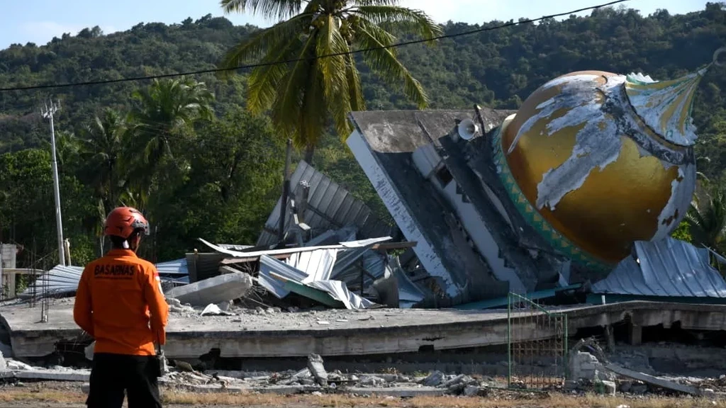 Foto: Dodental aardbeving Indonesisch eiland Flores loopt op, duizenden ontheemden