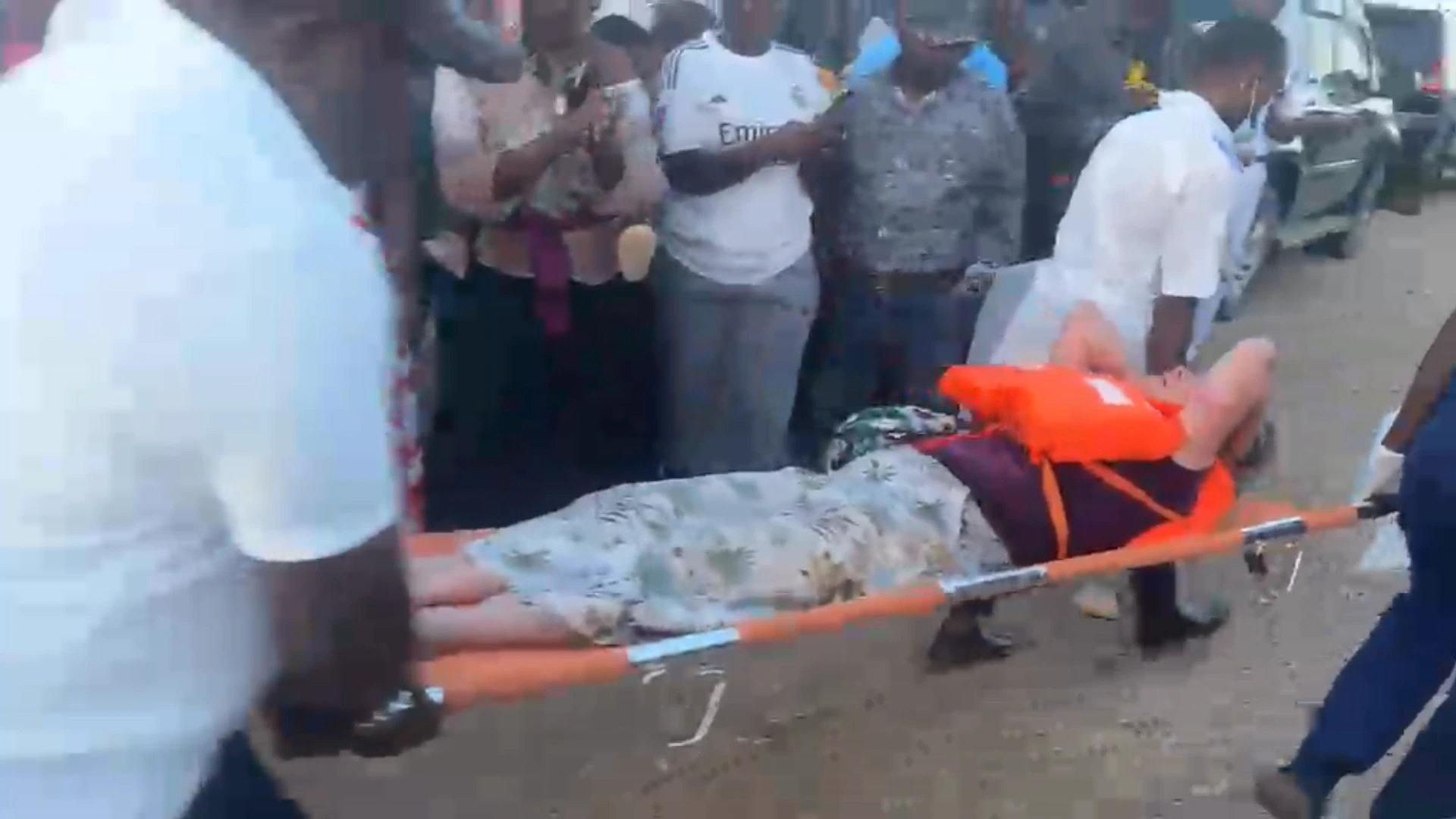 Vier vermiste Nederlanders op Malawimeer levend gevonden: 'Ze hebben geluk gehad'