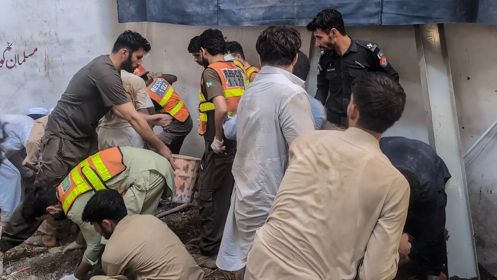 Zeker 27 kinderen omgekomen bij instorten school in Pakistan