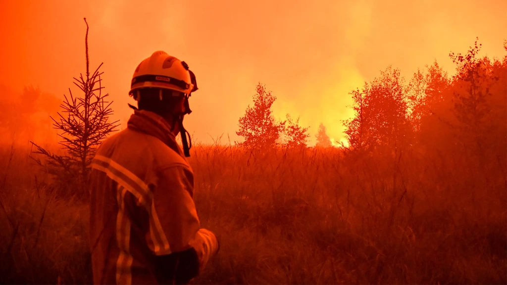 Foto: Geëvacueerde inwoners Belgisch dorp mogen weer naar huis na bosbrand