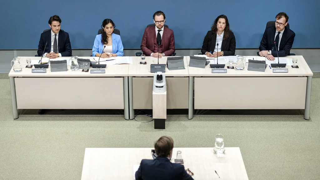 Rutte maakte rol OMT te zwaar • Tweede dag coronaverhoren Rutte maakte rol OMT te zwaar • Tweede dag coronaverhoren