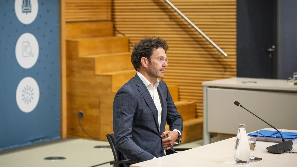 ‘Voor een hoge vaccinatiegraad moest het netjes gaan’ • Verhoren over vaccinaties en coronatoegangsbewijzen ‘Voor een hoge vaccinatiegraad moest het netjes gaan’ • Verhoren over vaccinaties en coronatoegangsbewijzen