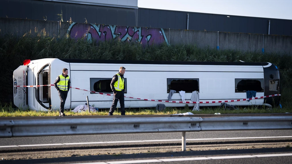 Slachtoffers ernstig busongeluk op A28 bij Wezep weer thuis