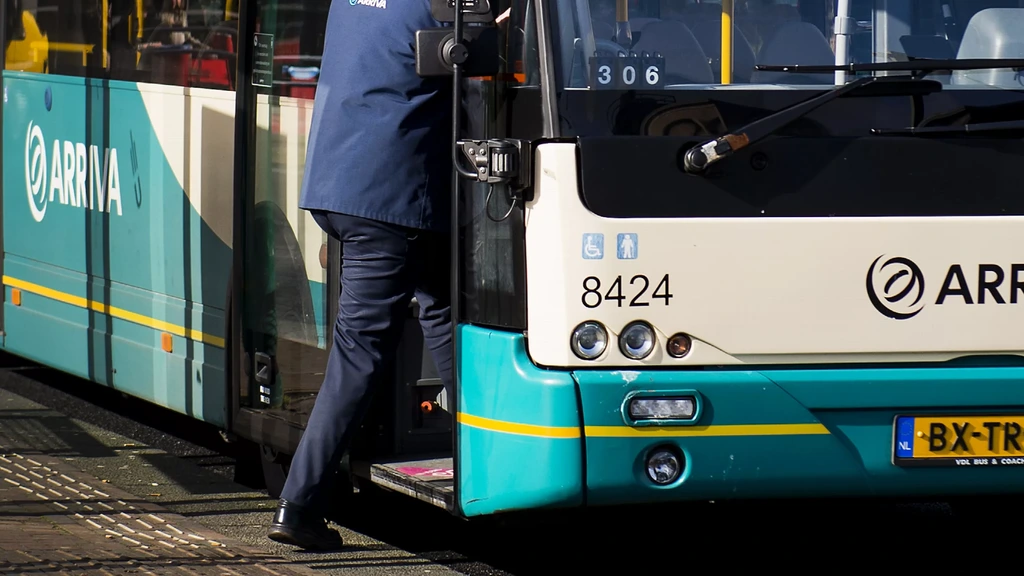 Busschauffeur in Zuid-Limburg zwaar mishandeld, verdachten weigerden te betalen