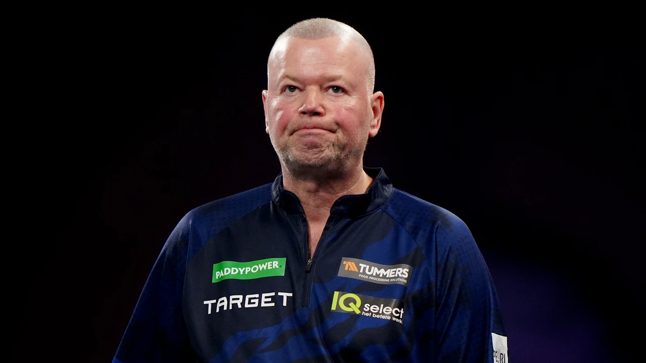 'Chronisch geblesseerde' Van Barneveld last pauze in: 'Lijdensweg die niet stopt'